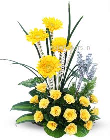 Arrangement of Cute Yellow Roses and Gerberas